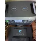 (本体上部では非接続充電が可能です。※対応機種のみ)