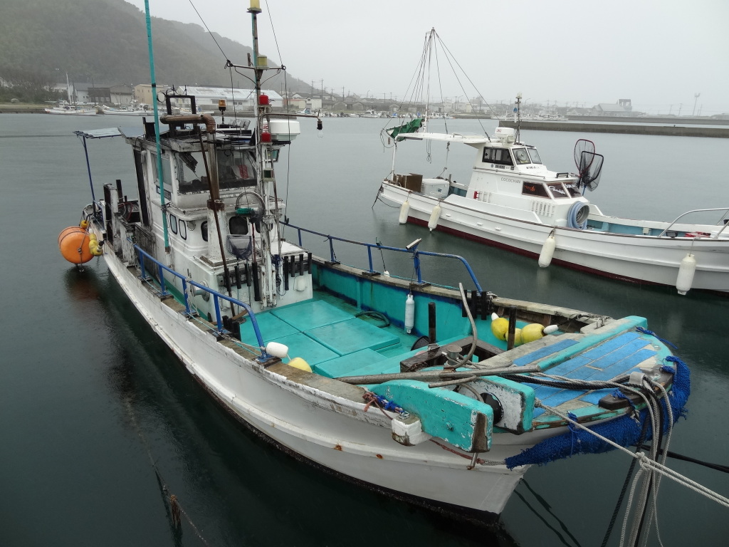 30フィートのヨット、レストアしようと購入しましたが、漁船を購入した