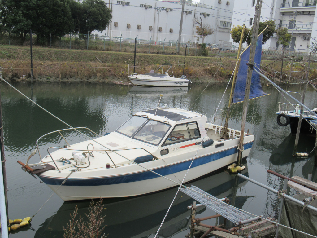 ボートニッサンFS750 26フィート長崎県からです