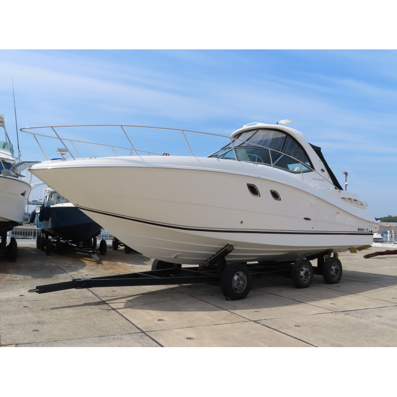 中古ボート シーレイ 31Ft サンダンサー (エンジン 発電機 修理済み)