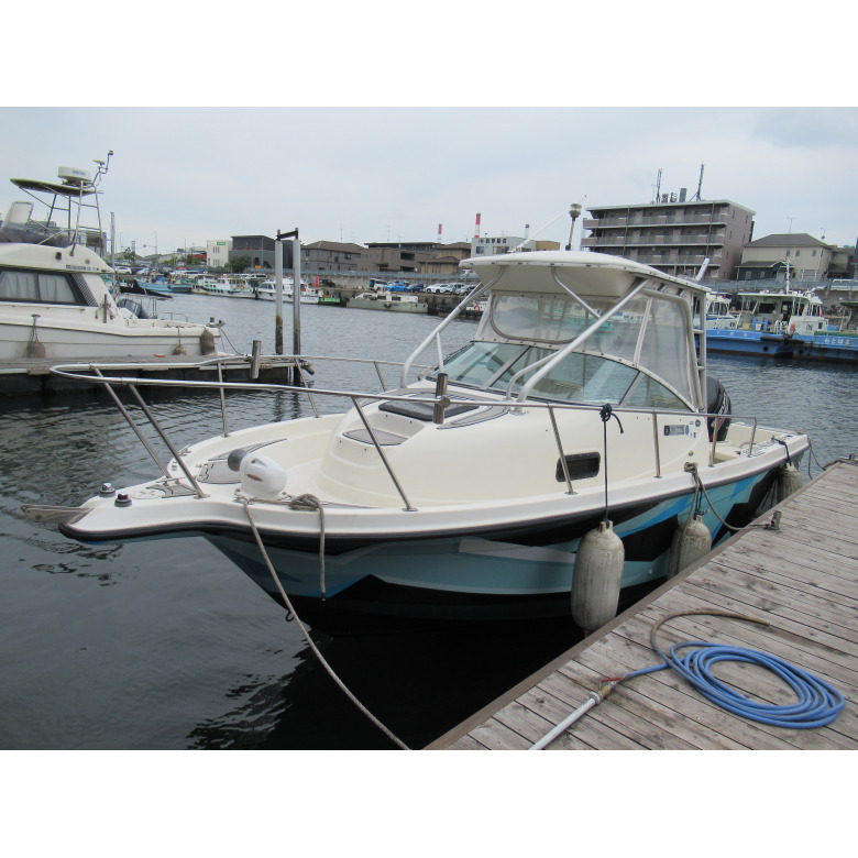 レア！中古艇ベイライナートロフィー スズキ4ストローク70馬力