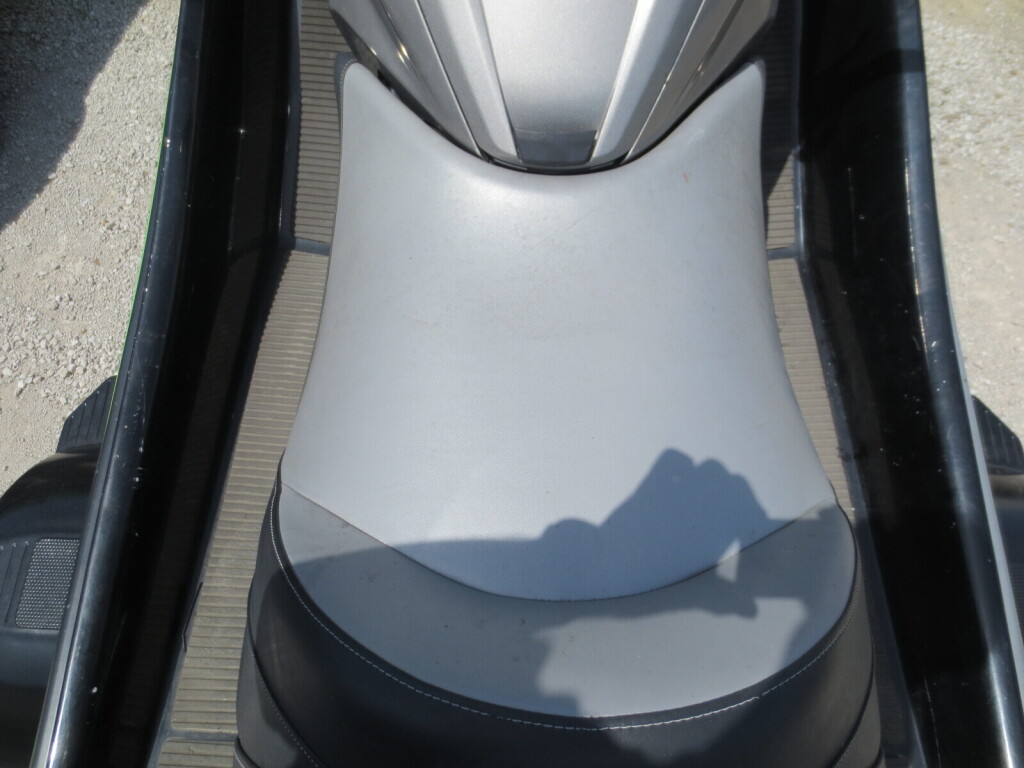 カワサキ ULTRALX 2008年モデル 純正 ブラケツト(ハンドルポ-ル