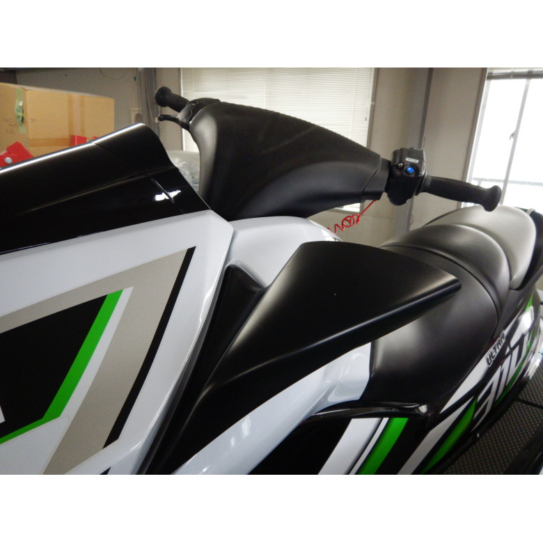 にの Kawasaki ZX-6R Fender Eliminator