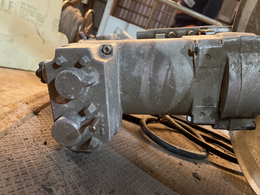 岩崎電機工業 ネットラインホーラー12V | 【中古艇ドットコム