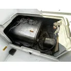 右舷側90L燃料タンク