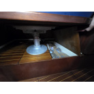 ギャレー横　机の下