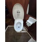 ギャレー横　化粧室