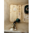 イケス内排水ポンプがあります。