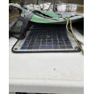 ソーラーパネルでバッテリも安心