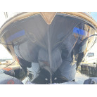 船首キール部分に擦りキズ（防舷材）