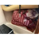 （毛布の下にトイレあり）