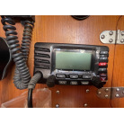 国際VHF無線機　➡