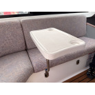 取り外し可能なテーブルもあります