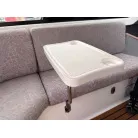 取り外し可能なテーブルもあります