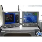 右：GPS魚探、左：ソナー