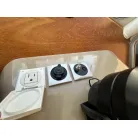 カバー付きのコンセントとソケット